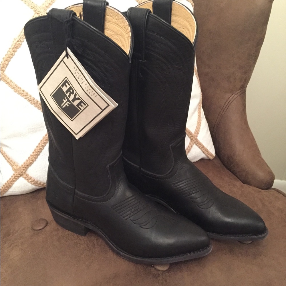 Frye Billy Pull On Boot in black